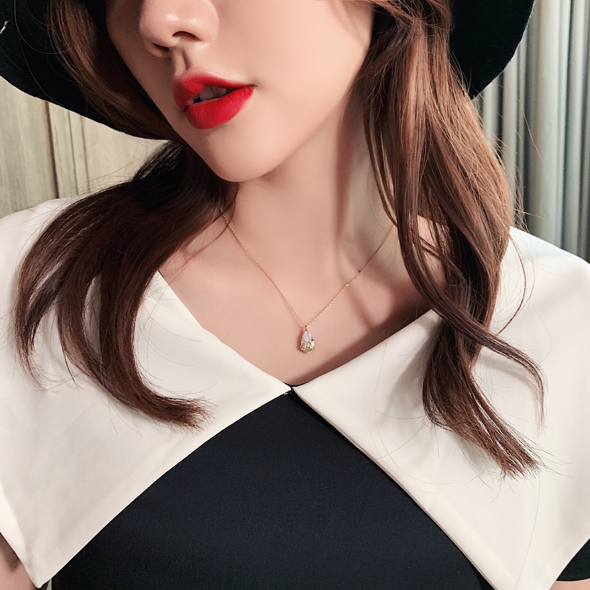 Colgante de Gota de Cristal Ajustable – Joyería Fina de Alta Gama Colgante de Gota de Cristal Ajustable – Joyería Fina de Alta Gama