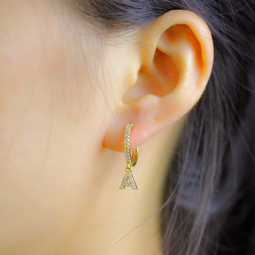 Hoop earrings with initial in 925 sterling silver / 18k gold.