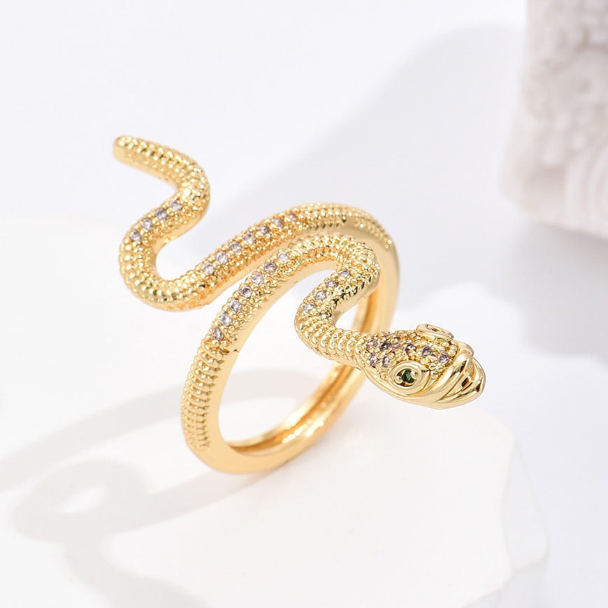 Elegant Gold Wrap Statement Ring